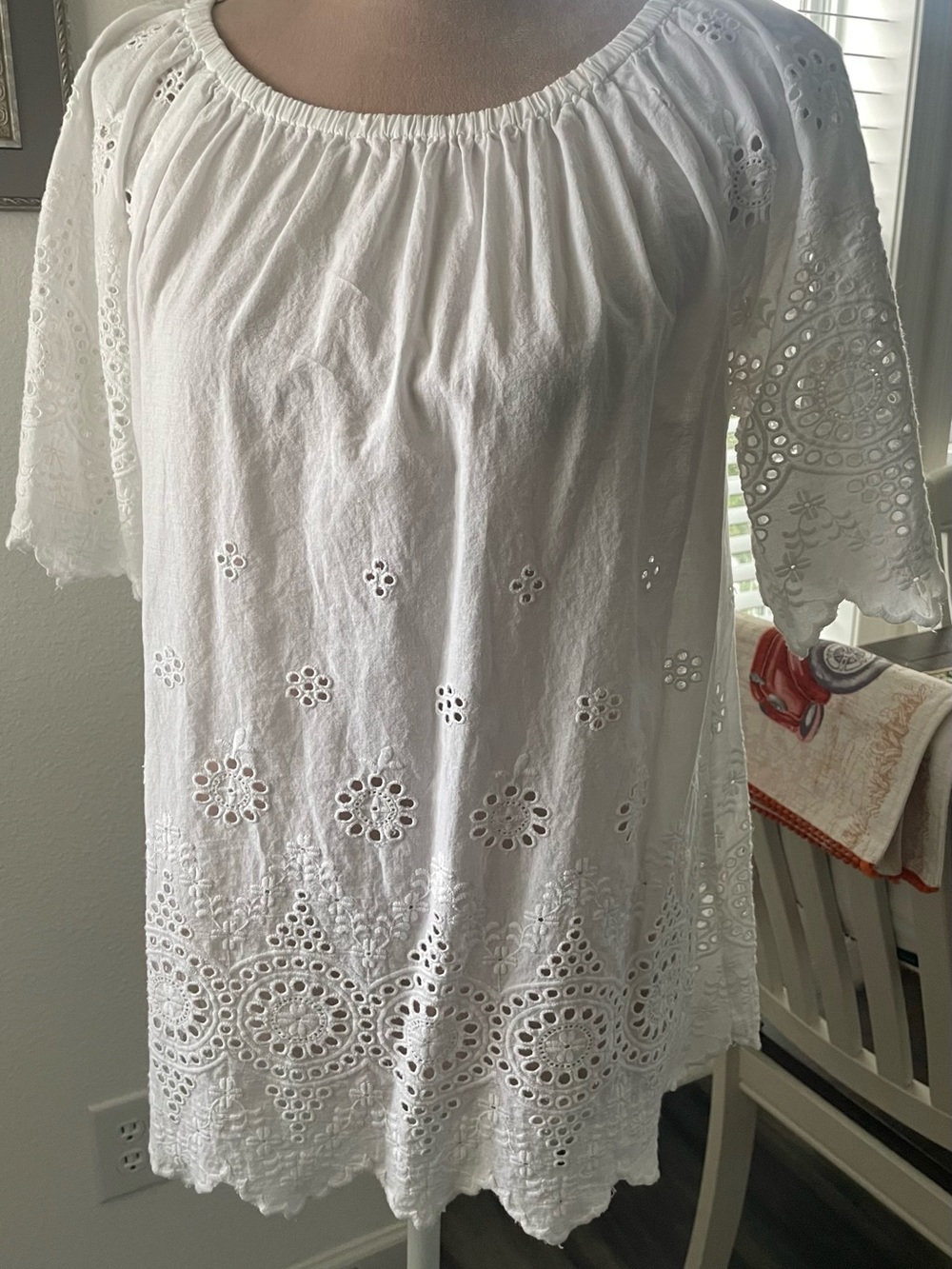 Studio West, White Eyelet Peasant Top, cotton, Medium